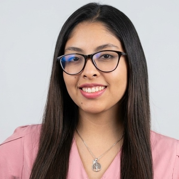 Dra. Karina Perez Muñante - Cirujana Dentista en Ica